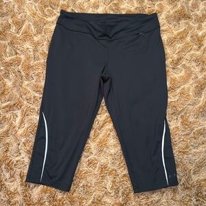 CHAMPION Black Cropped Athletic Leggings SIZE M